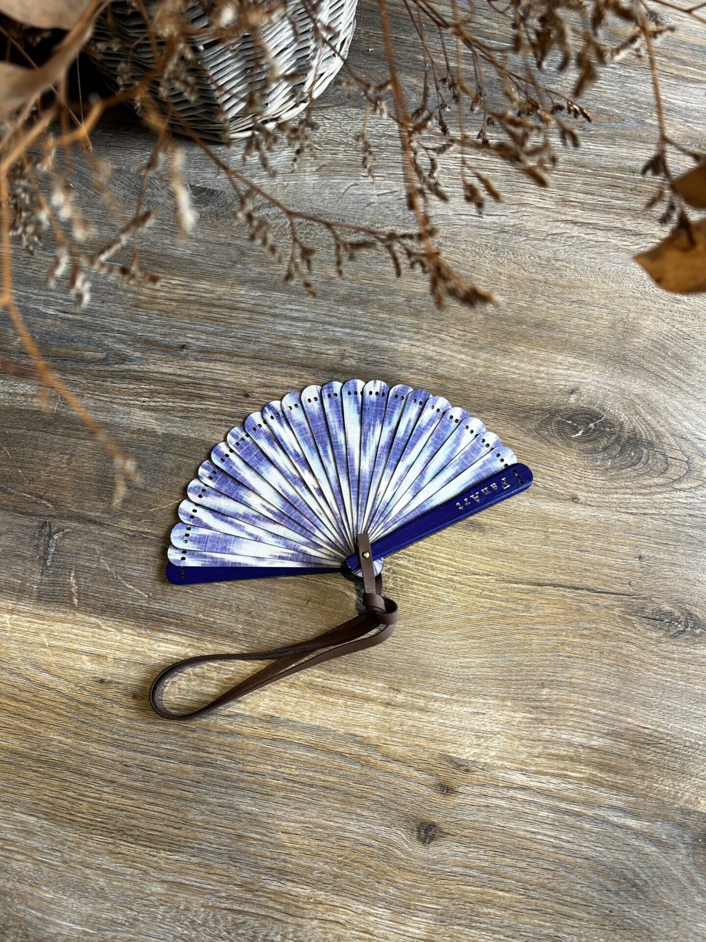 Abanico ikat azul