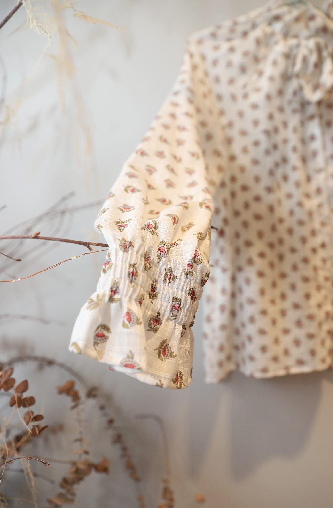 Blusa con Lazo Aire botánico - Imagen 4