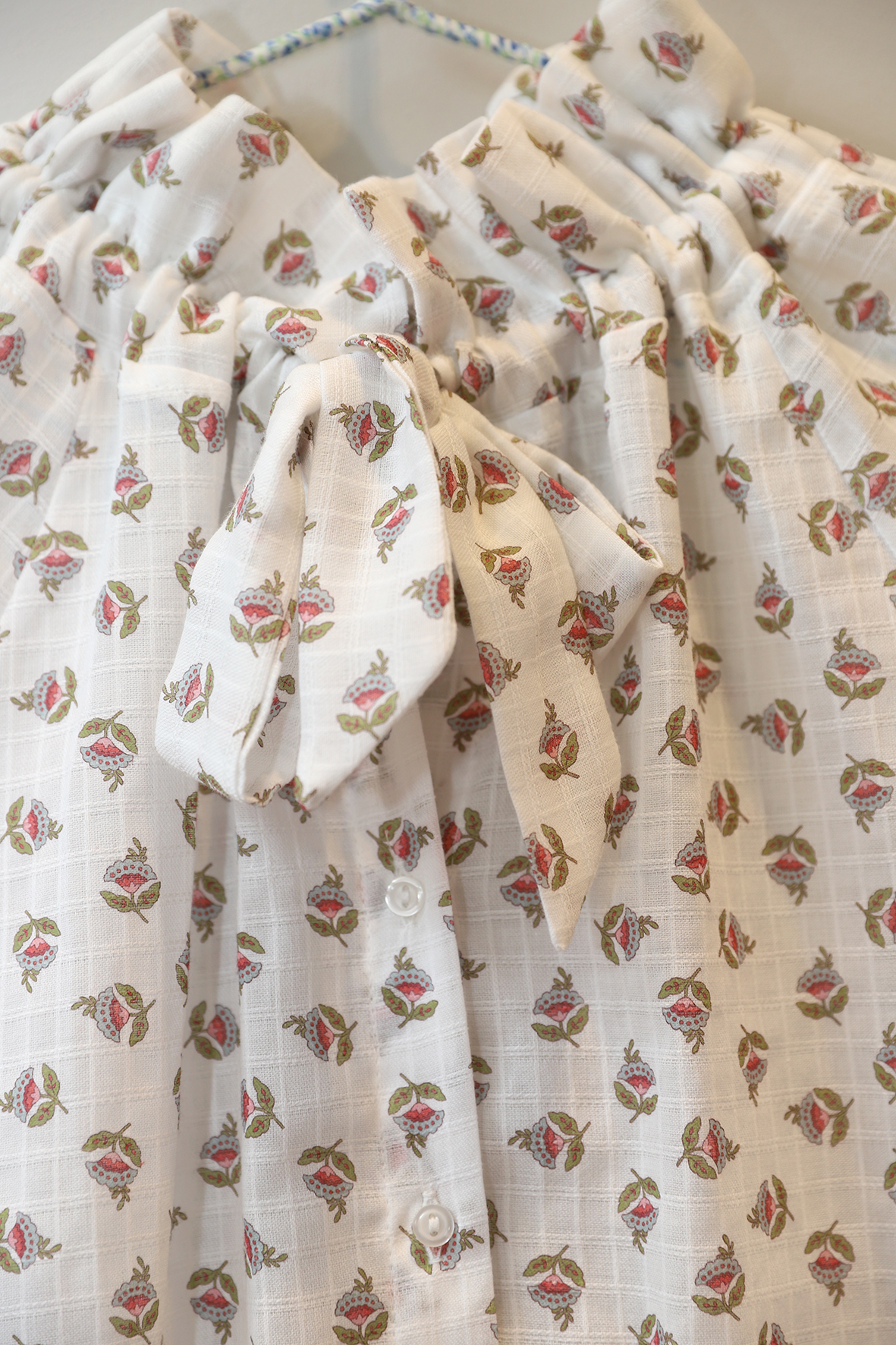 Blusa con Lazo Aire botánico - Imagen 3